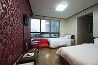 K-Guesthouse Sinchon 1 Seul 2*,  Coreia do Sul